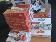 O cantitate impresionanta de tigari, bauturi alcoolice, articole de imbracaminte si parfumuri contrafacute au fost ridicate de politistii constanteni de la domiciliile mai multor suspecti