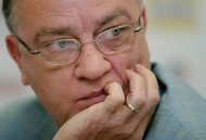 Fotbal (FRF) Mircea Sandu operat din nou de cancer