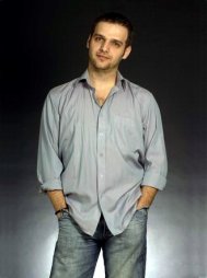 Tatici cu lipici se lanseaza de luni la Kanal D