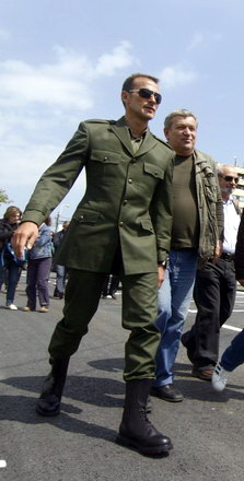 uniforma_-_radu_mazare.jpg uniforma_-_radu_mazare.jpg