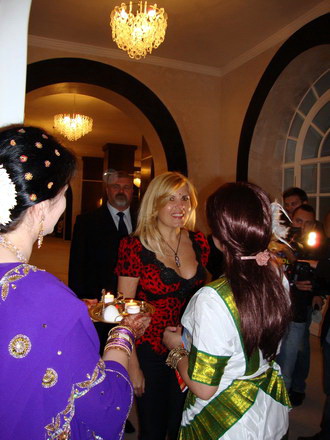 elena udrea a admirat dansurile traditionale la seara indiana de la rex galerie foto 99719 283480