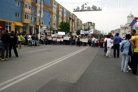 protestul copiilor de la navodari impotriva depozitului de deseuri galerie foto 50155 285430