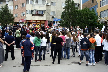 protestul copiilor de la navodari impotriva depozitului de deseuri galerie foto 50155 285430
