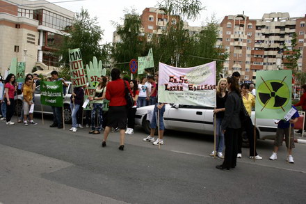 protestul copiilor de la navodari impotriva depozitului de deseuri galerie foto 50155 285430
