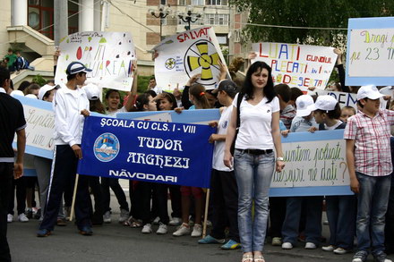 protestul copiilor de la navodari impotriva depozitului de deseuri galerie foto 50155 285430