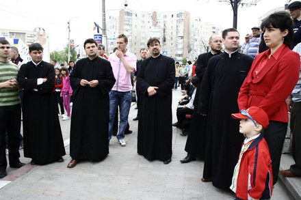 protestul copiilor de la navodari impotriva depozitului de deseuri galerie foto 50155 285430