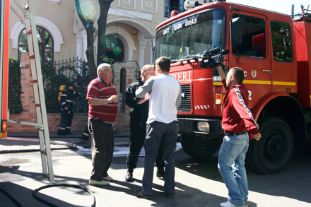 fotoreportaj ce fac agentii de la conpress pe domeniul public 31897 283883