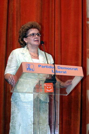 chiar si fara prezenta elenei udrea maria stavrositu aleasa lider al organizatiei pdl constanta galerie