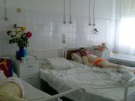 Medicii cardiologi repara saloanele din bani proprii