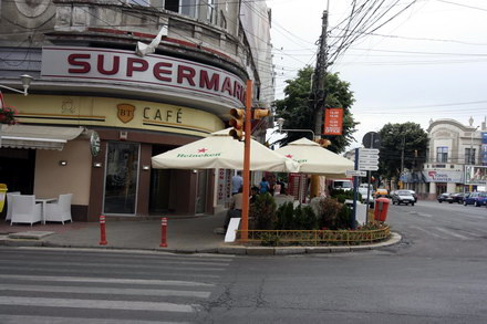 constanta teraselor umbrelele de la bt cafe si qs inn incurca circulatia galerie foto 60674 289599