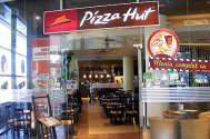 Pizza Hut, locul cu miros de circ (document)