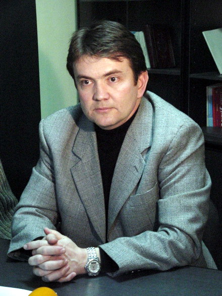 Subprefect_-_Aydun_Curt_Mola9.jpg