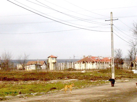pentru_material_puscarie_penitenciarul_Valea_Seaca_02.jpg
