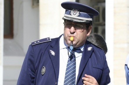 politie_-_george_caraivan___.jpg politie_-_george_caraivan___.jpg
