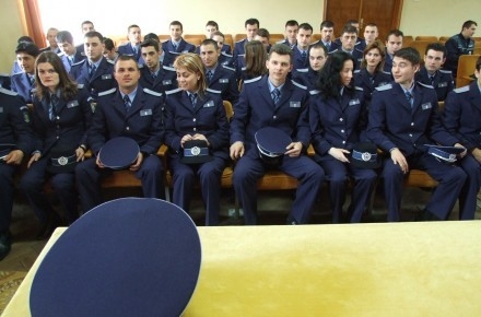 politie_-_politisti.jpg politie_-_politisti.jpg