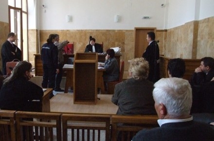 6_buhut_-_tribunal_sala_de_judecata.jpg 6_buhut_-_tribunal_sala_de_judecata.jpg