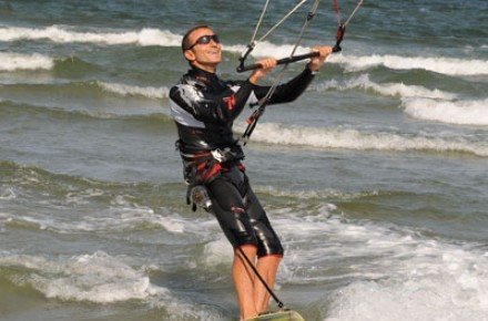 radu_mazare_-_kitesurfing.jpg
