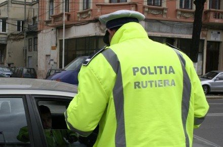 permise_-_politist_rutiera_08.jpg permise_-_politist_rutiera_08.jpg