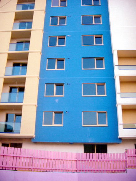 pereti crapati in spatele jt tower blocul lui tucan alunga vecinii galerie foto 75007 300005