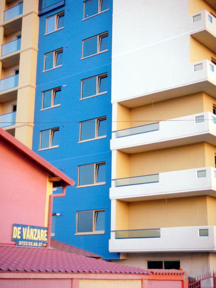 pereti crapati in spatele jt tower blocul lui tucan alunga vecinii galerie foto 75007 300005