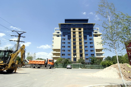 pereti crapati in spatele jt tower blocul lui tucan alunga vecinii galerie foto 75007 300005
