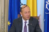 Lui Băsescu i-au apărut trei pete ciudate pe cap