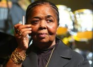Agentia de presa mondena Cesaria Evora s-a insanatosit si revine in Romania