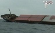 20 de tone de petrol şi 3.000 de litri de ulei stau sub o presiune uriaşă în nava turcească scufundată la Constanţa (video)