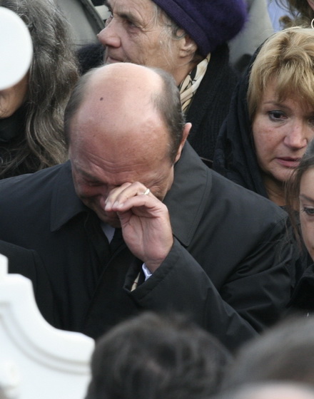 fotoreportaj lacrimile lui basescu pentru mama sa elena 98222 301478