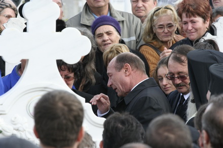 fotoreportaj lacrimile lui basescu pentru mama sa elena 98222 301478