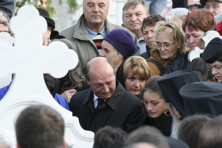 fotoreportaj lacrimile lui basescu pentru mama sa elena 98222 301478