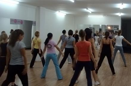 zumba_sala.jpg zumba_sala.jpg