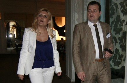 7_banias_primari_-_elena_udrea_mircea_banias_010.jpg 7_banias_primari_-_elena_udrea_mircea_banias_010.jpg