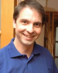 Libertatea Dan Negru şi-a dat blugii de firmă de dragul U2