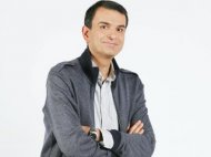 Agentia de presa mondena Lucian Mandruta, un \