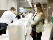 Click! Pa, Moni! Du-te singură la aeroport»