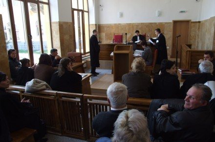 belciug_-_tribunal_sala_de_judecata_13.jpg