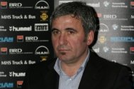 Hagi, contestat de fanii Galatei