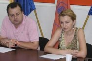 Contracandidaţii lui Manole nu ştiau de alegeri pe 4 decembrieMaria Stavrositu crede că s-a înţeles cu Banias. El nu