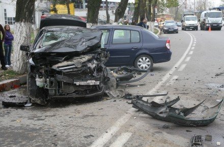 accident_-_accident_rutier_mamaia.jpg accident_-_accident_rutier_mamaia.jpg