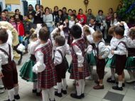 Spectacol plin de veselie şi culoare Copiii din Agigea au dansat la Târgul lui Moş Nicolae (galerie foto)