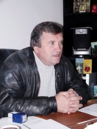 Vasile Băjan „DJ 225 ar trebui reasfaltat pentru că se inundă şi se înzăpezeşte\