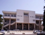 Angajaţii bibliotecii, despre „decăderea culturală a Constanţei\