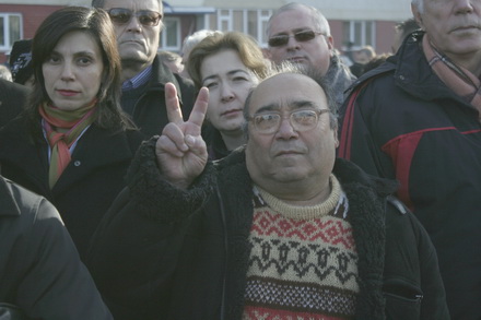 invitatia prefectului palaz a avut succes inghesuiala la depunerea de coroane pentru martirii cazuti