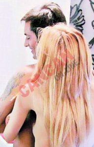 Cancan Adela Popescu e insensibila la curtea asiduua pe care i-o face colegul ei