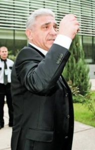 Cancan Giovani a aruncat in avion cu pulurile dupa Netoiu