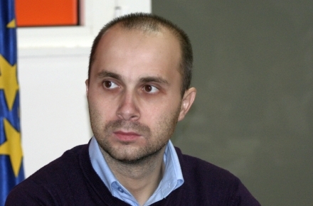 Mihai_Petre____.jpg Mihai_Petre____.jpg