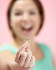 Cancan A sunat la poliţie pentru că iubitul nu voia să o ceară de nevastă