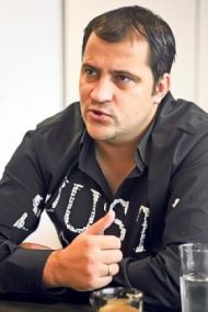 Libertatea Şerban Huidu are puncte de sânge pe creier