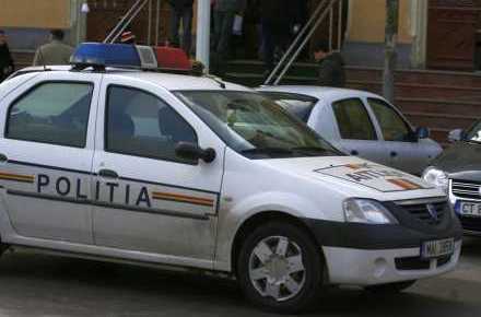 afacerist_-_masina_de_politie___.jpg afacerist_-_masina_de_politie___.jpg